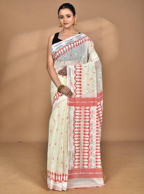 Cream Cotton Dhakai Jamdani Handloom Saree With Blouse 1