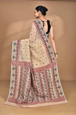 beige Cotton Dhakai Jamdani Handloom Saree With Blouse 3