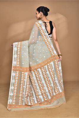 beige Cotton Dhakai Jamdani Handloom Saree With Blouse 4