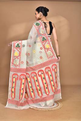 Cream Cotton Dhakai Jamdani Handloom Saree With Blouse 4