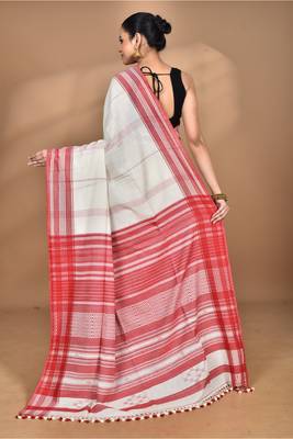 off white Cotton Dhakai Jamdani Handloom Saree 3