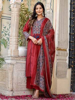 Cotton cambric a-line printed kurti pant dupatta set 2