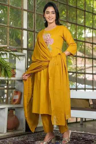 Cotton dyed a-line kurti pant dupatta set