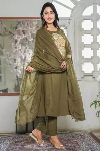 Cotton dyed a-line kurti pant dupatta set