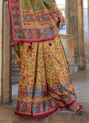 Yellow silk blend printed saree with unstitched blouse 3