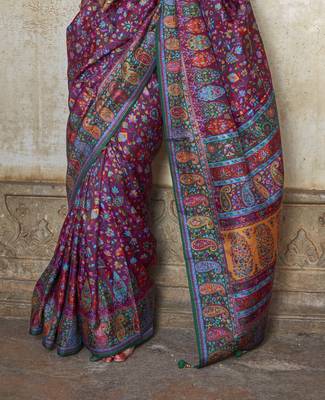 Purple silk blend printed saree with unstitched blouse 3