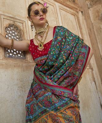 Dark green silk blend printed saree with unstitched blouse 2