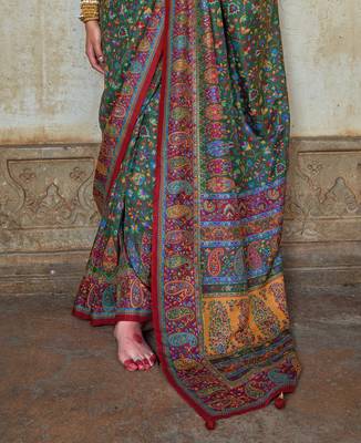 Dark green silk blend printed saree with unstitched blouse 3