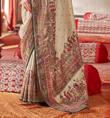 Beige silk blend printed saree with unstitched blouse 3
