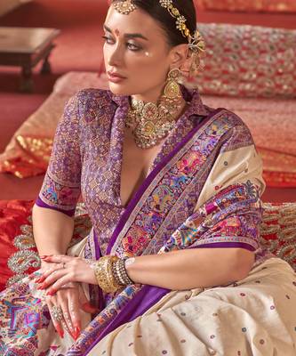 Beige silk blend printed saree with unstitched blouse 2