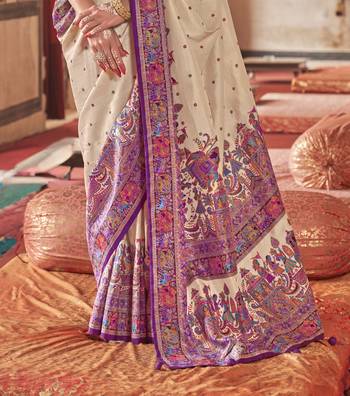 Beige silk blend printed saree with unstitched blouse 3