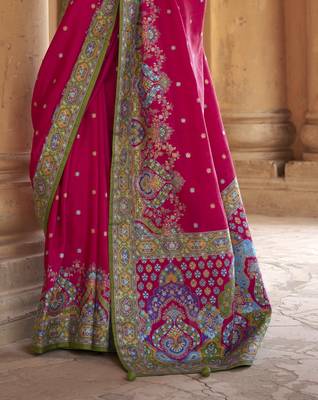 Magenta silk blend printed saree with unstitched blouse 3