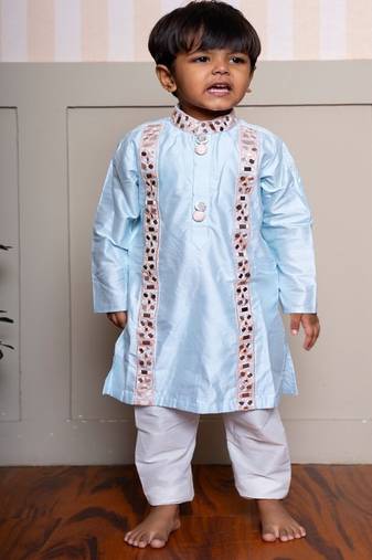 Blue embroidered chanderi kurta pyjama