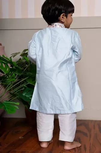 Blue embroidered chanderi kurta pyjama