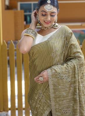 Mehndi Green Color Soft Silk Blend Floral Thread Work Saree 1