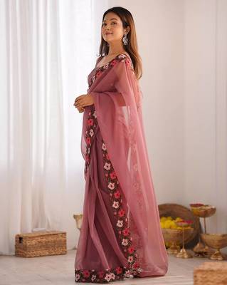 designer heavy embroidery border tissue pink saree 2