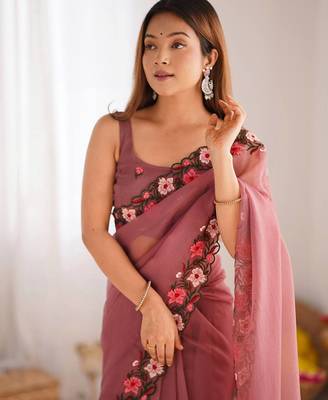 designer heavy embroidery border tissue pink saree 3