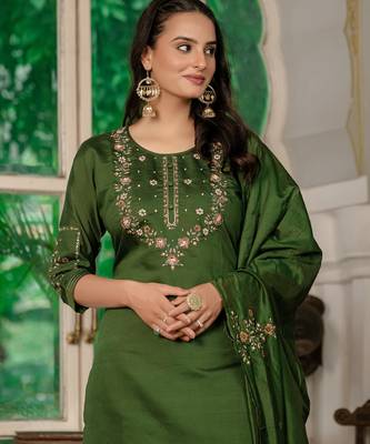 Green Designer Straight Kurti Pant Dupatta Set With Embroidery And Hand Work 3