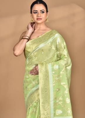 green banarasi silk blend chanderi saree with blouse piece 2