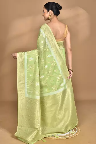 green banarasi silk blend chanderi saree with blouse piece