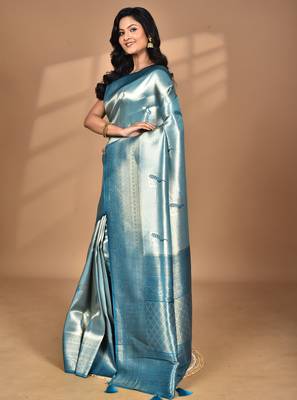 green banarasi silk blend saree with blouse piece 3
