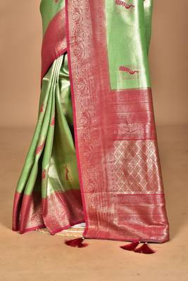 green banarasi silk blend saree with blouse piece 2