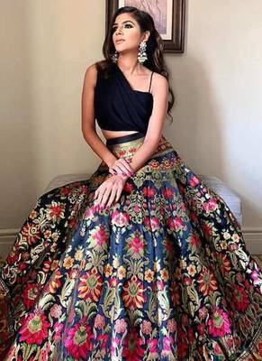 Black Zari Thread Work Banarasi Silk Lehenga Choli With Dupatta 3