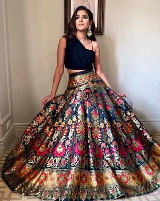 Black Zari Thread Work Banarasi Silk Lehenga Choli With Dupatta 4