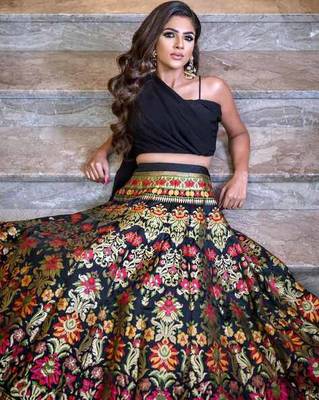 Black Zari Thread Work Banarasi Silk Lehenga Choli With Dupatta 5