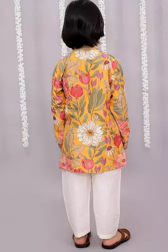 Yellow printed cotton silk kurta pyjama