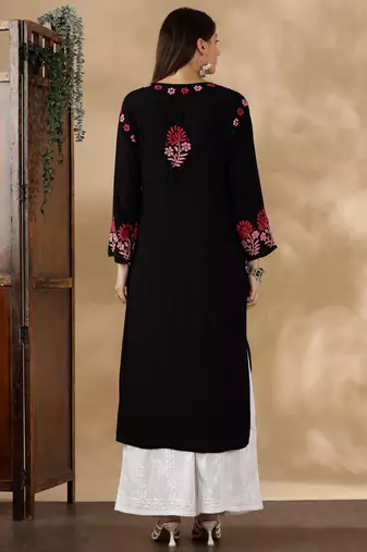 Women’s Black & Pink Chikankari Embroidered Kurta For Elegant Ethnic Wear