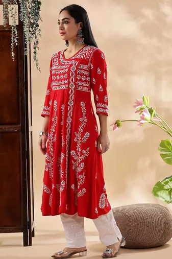 Women ethnic motifs embroidered chikankari anarkali kurta
