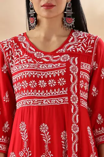 Women ethnic motifs embroidered chikankari anarkali kurta