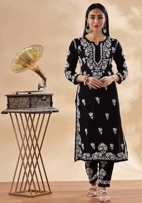 Women floral embroidered chikankari straight kurta 1