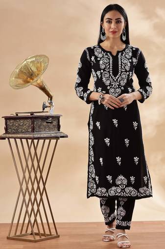 Women floral embroidered chikankari straight kurta