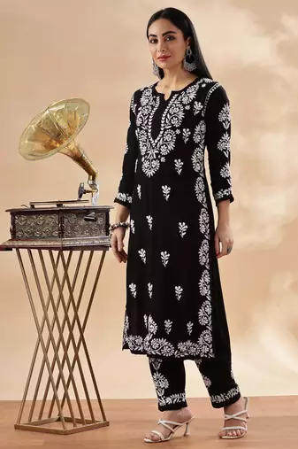 Women floral embroidered chikankari straight kurta