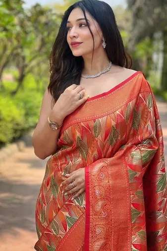 Red  Kanchipuram silk blend Saree 