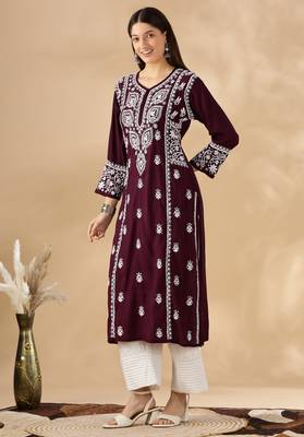 Chikankari embroidered thread work chanderi cotton straight kurta 1