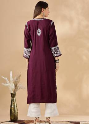 Chikankari embroidered thread work chanderi cotton straight kurta 2