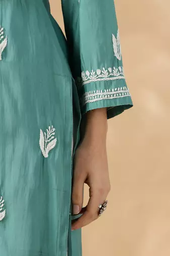 Chickenkari embroidered thread work chanderi cotton straight kurta
