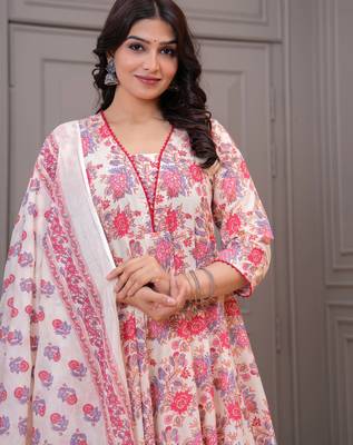 Cream floral printed angrakha kurta with palazzo & dupatta 5