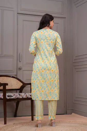 Green floral printed  stright kurta trouser set with printed dupatta