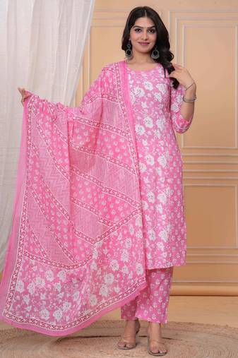 Pink  floral printed  stright kurta trouser set with printed dupatta