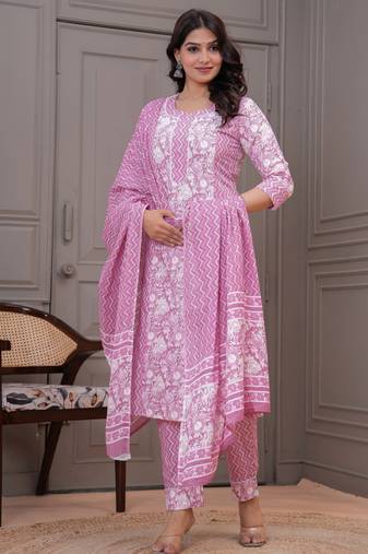 Lavender floral printed  stright kurta trouser set with printed dupatta