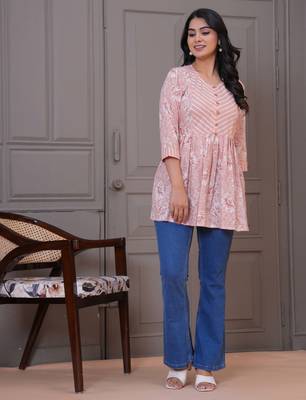Peach floral flared printed kurta 1