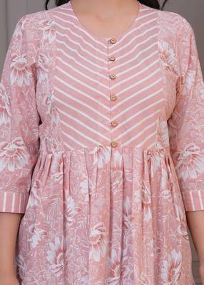Peach floral flared printed kurta 3
