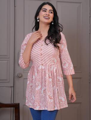 Peach floral flared printed kurta 5