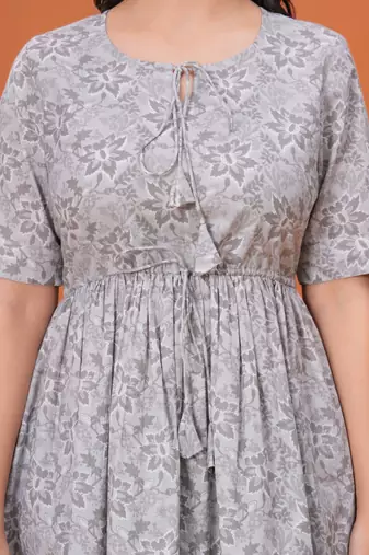 Gery floral printed flared pamplum top