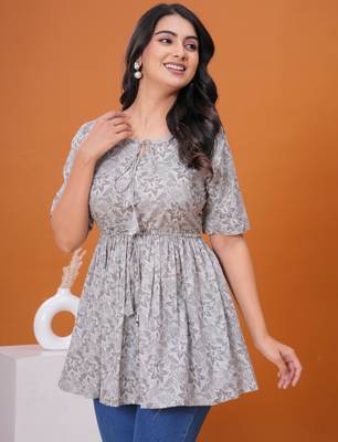 Gery floral printed flared pamplum top 5