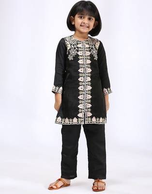 Black embroidered satin kurta set 1